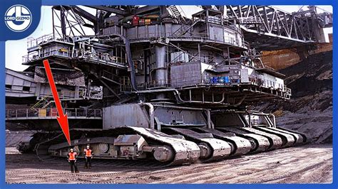 world's largest excavator bucket